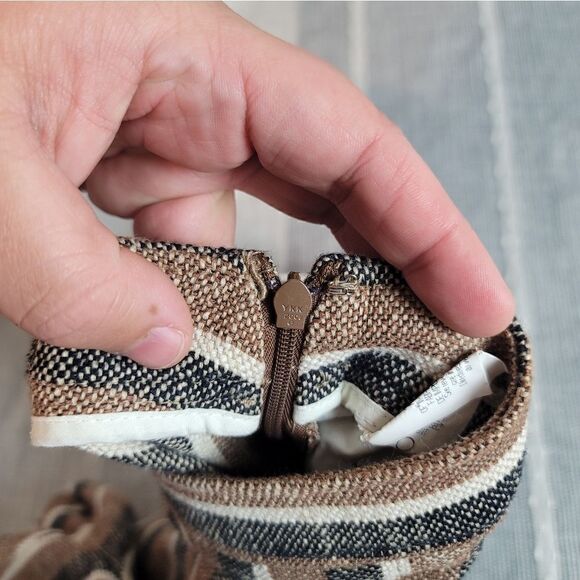 THEORY Striped Shorts  - Picture 7 of 8